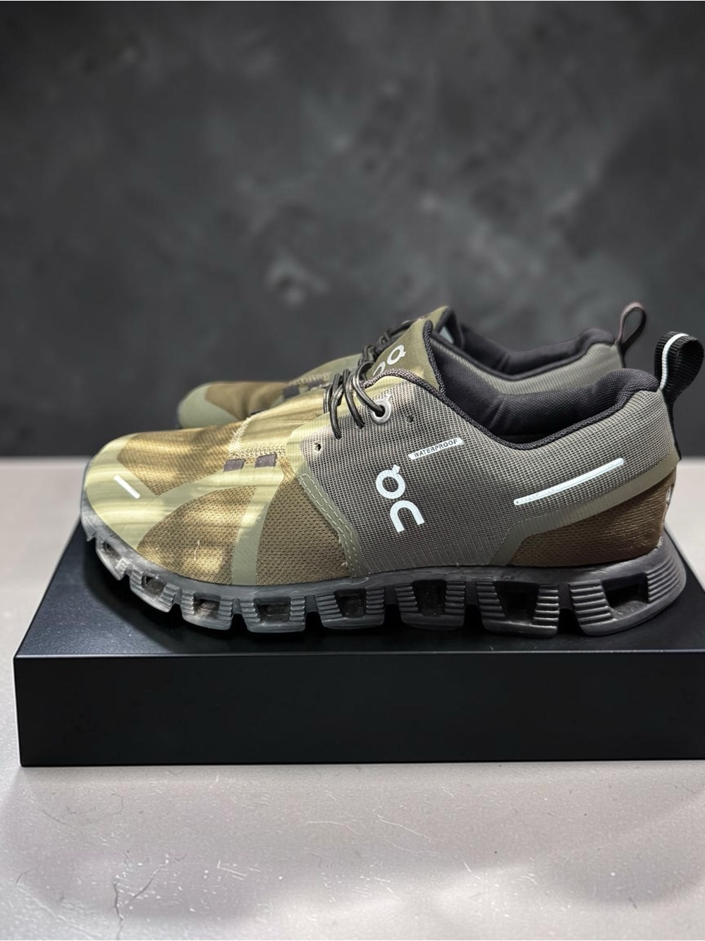 🪴On Cloud Waterproof Running Shoes | Women’s Size 7 | Dark Olive Green 🪴